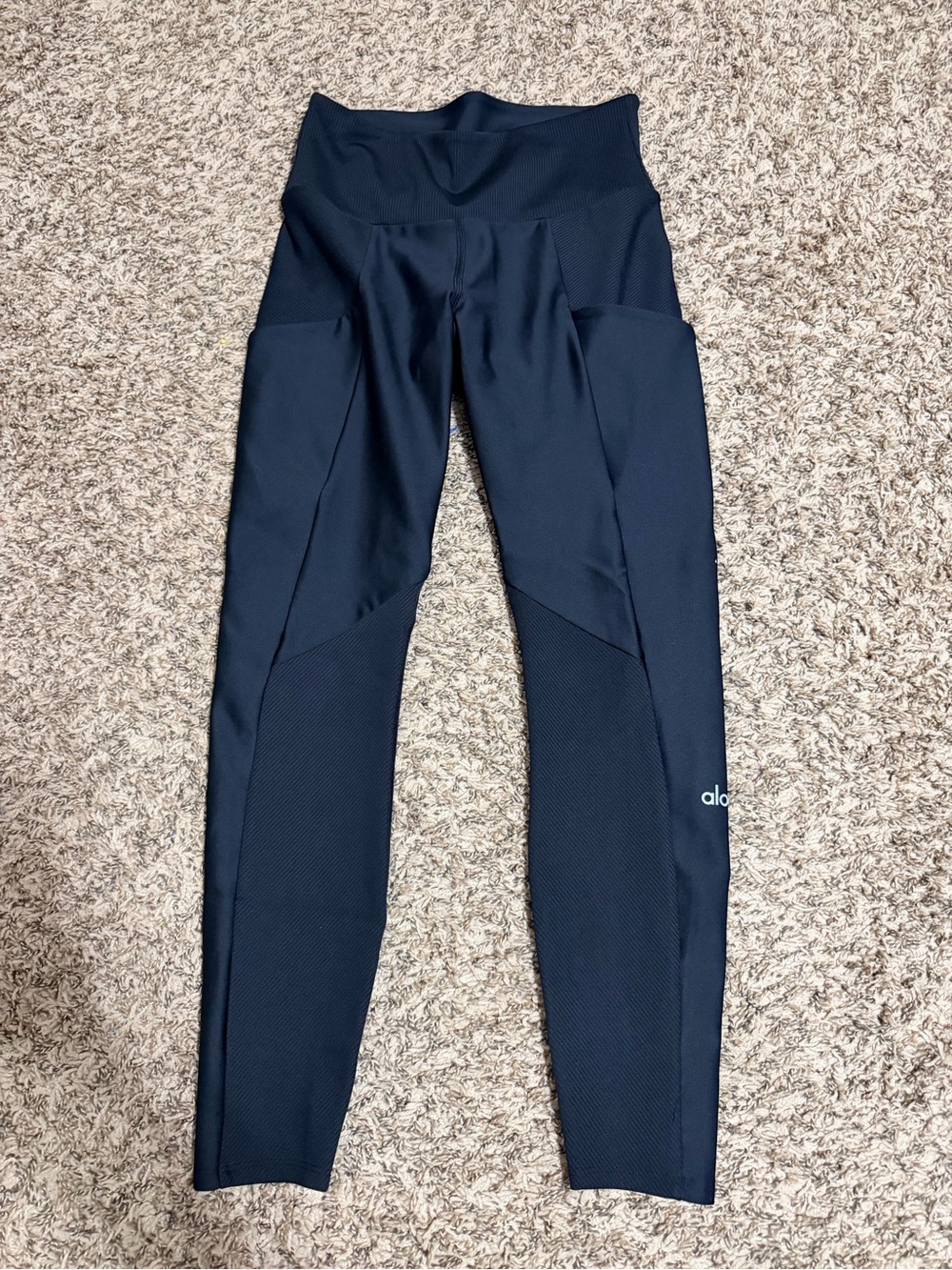 Alo High-Waist Black Active Leggings with Pockets